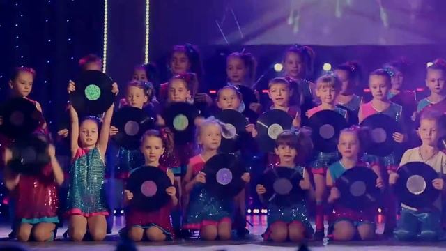 Школе танцев "Болеро" 15 лет смотреть онлайн