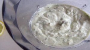 Салат с куриными сердцами и сырным соусом