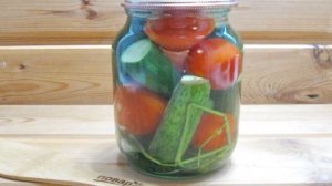 Ассорти из помидор и огурцов на зиму