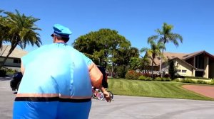 Диана и Рома Диана и Рома практикуются в безопасном вождении и изучают правила дорожного движения