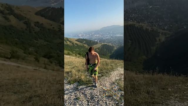 3 клоуна тусуются в горах 🏔 смотреть онлайн