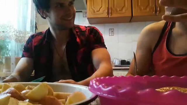 Уик-энд Выходной готовим курицу с картошкой Weekend cook chicken with potatoes смотреть онлайн