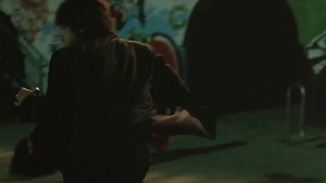 Боевая сцена # 1 - Олдбой / 2003 (Проверяет на улице чему научился за 20 лет) смотреть онлайн