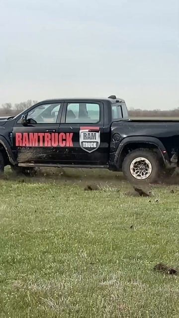 RAM 1500 RHO отсняли новый обзор проехали свете 3500 км! Степи смотреть онлайн