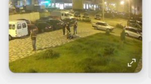 ПОЙМАЛИ ИЗВРАЩЕНЦА: в ЖК "Озерки" мужчина показывал девочкам непристойные видео.