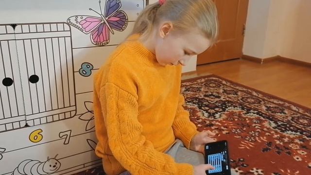 МИЛАНА ИГРАЕТ В ОЧЕНЬ ИНТЕРЕСНУЮ ИГРУ