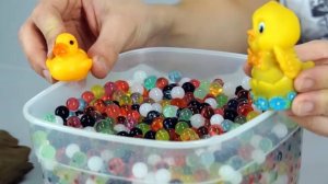 Орбизы с игрушками