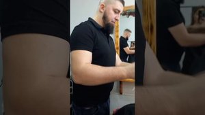 Мужская стрижка с оформлением бороды