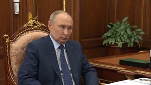 российский🇷🇺 лидер Владимирович Путин. мы не считаем деньги, когда речь. идёт. о жизни детей.
