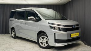 Обзор Toyota Woxy 2017 года в Новосибирске