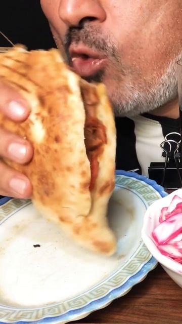 Вкуснейший Донер в Хлебе Тандыр 🥖 | Уличная еда | Звук? смотреть онлайн