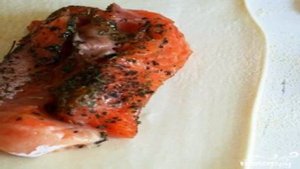 Форель в слоеном тесте