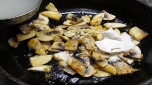 Паста с грибами курицей и помидором