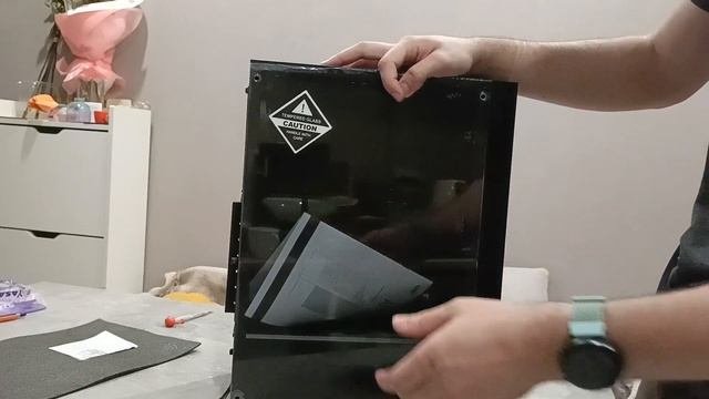 Распаковываю простенький бюджетный корпус Darkflash с озо