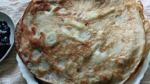 Налетай и Разбирай вкусные Блины ,с вареньем из Смородины...