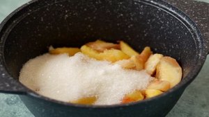 Конфитюр из персиков с фисташками