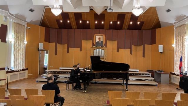 В. Лютославский Вариации на тему Паганини для двух фортепиано смотреть онлайн