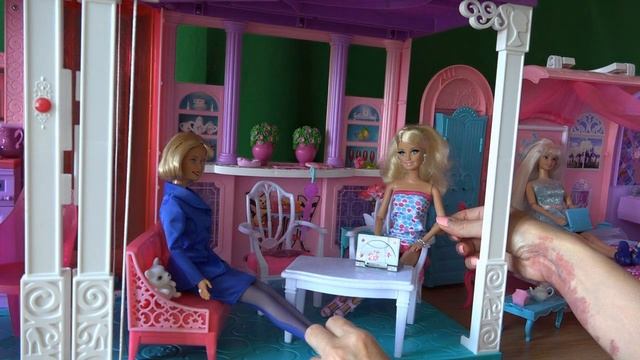 Видео с куклами Барби, серия 382, новая домработница, жизнь в доме мечты Барби смотреть онлайн