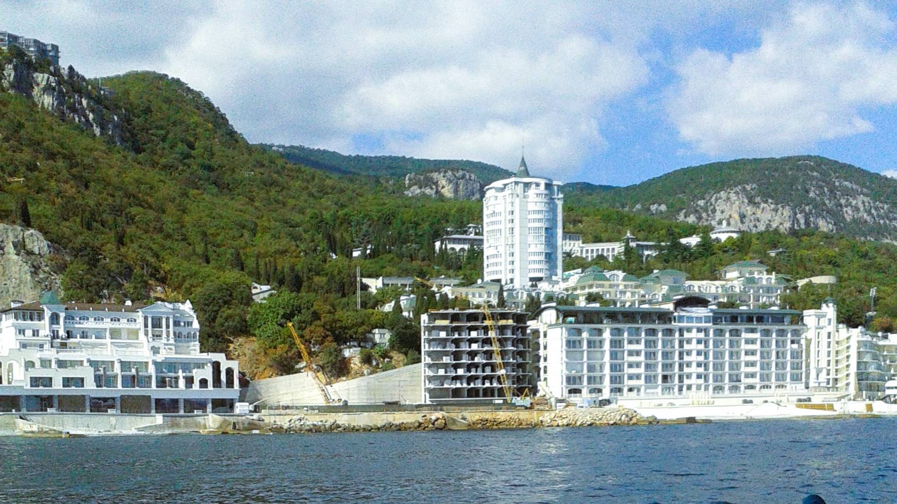 Крым. Ялта, замок "Ласточкино гнездо"