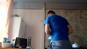 ставим в вытежку вентилятор на кухню!
