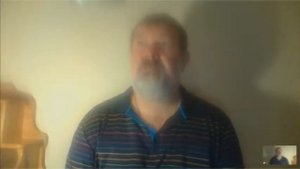 Мальчик перерезал страховочный канат с рабочим
