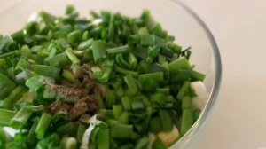 Быстрый рыбный пирог с зеленым луком