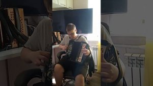 То не ветер ветку клонит!!!