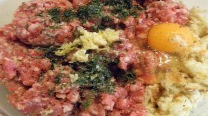 Мясные зразы с яйцом и луком