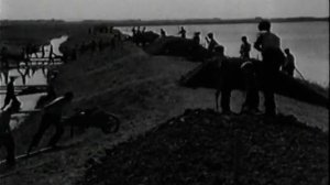 В ПОСТЕЛИ С ВРАГОМ