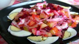 Винегрет с крабовыми палочками и яйцом