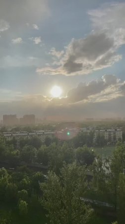 Весенний дождь и солнце