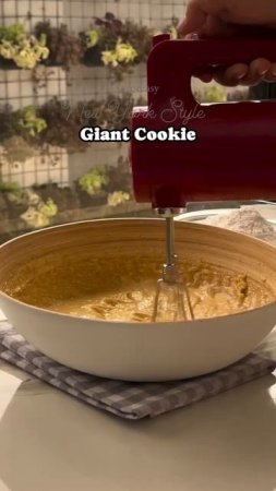 New York Style Gigantic Cookie    #shorts #cookies #nyc  #newyork #savoreasy