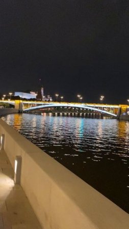 Путешествие на велосипеде по Москве ночью 2025 .Набережная