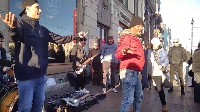 УЛИЧНЫЕ МУЗЫКАНТЫ СПб,гр.АЙДАХО(5)03.05.23. смотреть онлайн