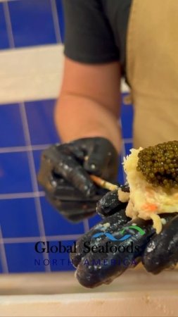 🖤 Роскошь на тарелке: мясо камчатского краба с чёрной икрой
Побалуйте себя настоящим деликатесом