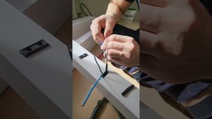 как повесить телевизор на реечную перегородку?