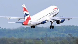 Стюард British Airways танцевал обнаженным в туалете бизнес-класса