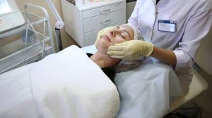 Косметолог рассказала о способах борьбы с обвисшей кожей лица