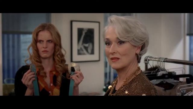 Небесно-голубой свитер смотреть онлайн