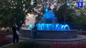 Волшебство света и воды: вечерняя магия фонтана на Приморском бульваре