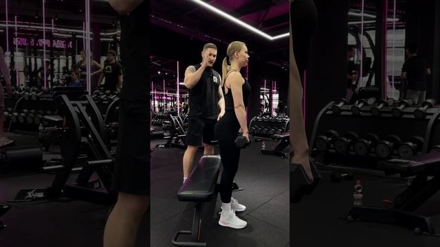 Румынская тяга с гантелями (Для новичков) смотреть онлайн