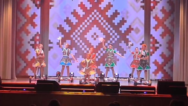 Акробаты на гироскутерах "МАТРЕШКИ" ЗЛКРБ образцовая цирковая студия "АРЕНА" г.Орша смотреть онлайн