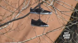 Пинаю Найками воздух