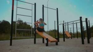 Упражнения на пресс на наклонной скамье от компании "МикроМир"