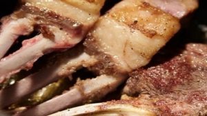 Каре ягненка с розмарином и чесноком