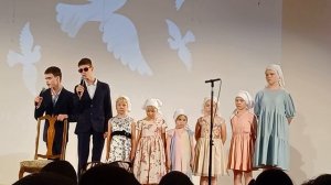 Слепые дети поют