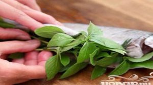 Форель, запеченная с базиликом