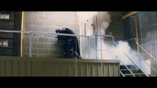 Мощный момент из фильма "Пипец" / Отец Убивашки. "Что это за гад?"