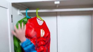 Мисс Кэйти и Мистер Макс (Miss Katy) Katy and daddy pretend play as super heroes