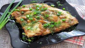 Омлет с соевым соусом и курицей